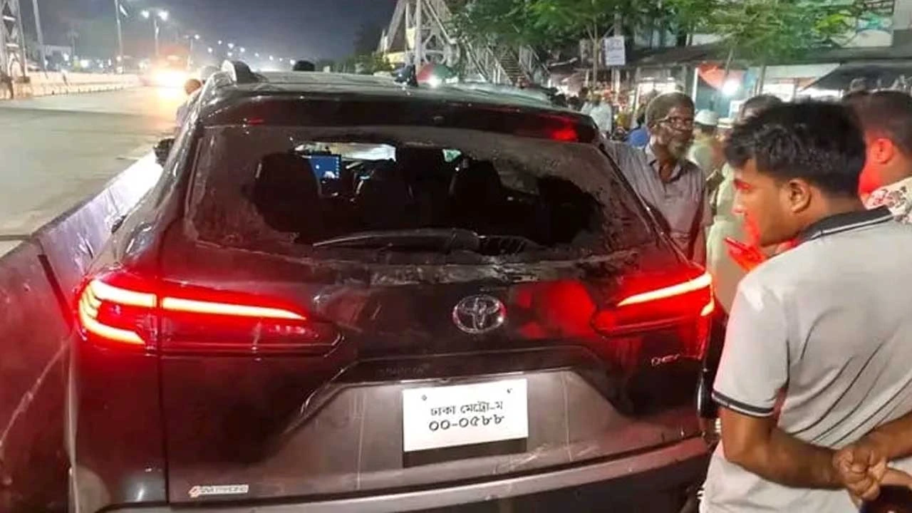 সিরাজগঞ্জে এমপি আয়নুলের গাড়িবহরে হামলা, পাল্টাপাল্টি বিক্ষোভ
