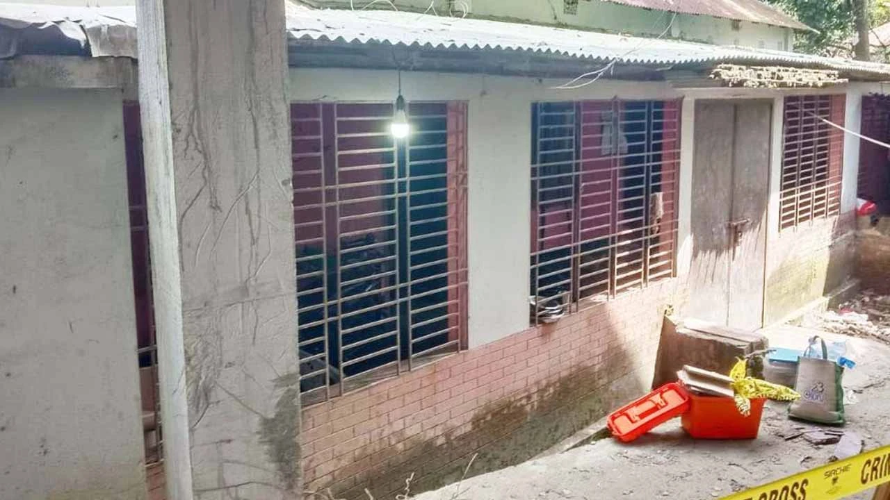 কালীগঞ্জে ব্যবসায়ীর বাড়ীতে ডাকাতির ঘটনায় গৃহকর্ত্রী খুন, বাবা-মেয়ে গুরুতর জখম