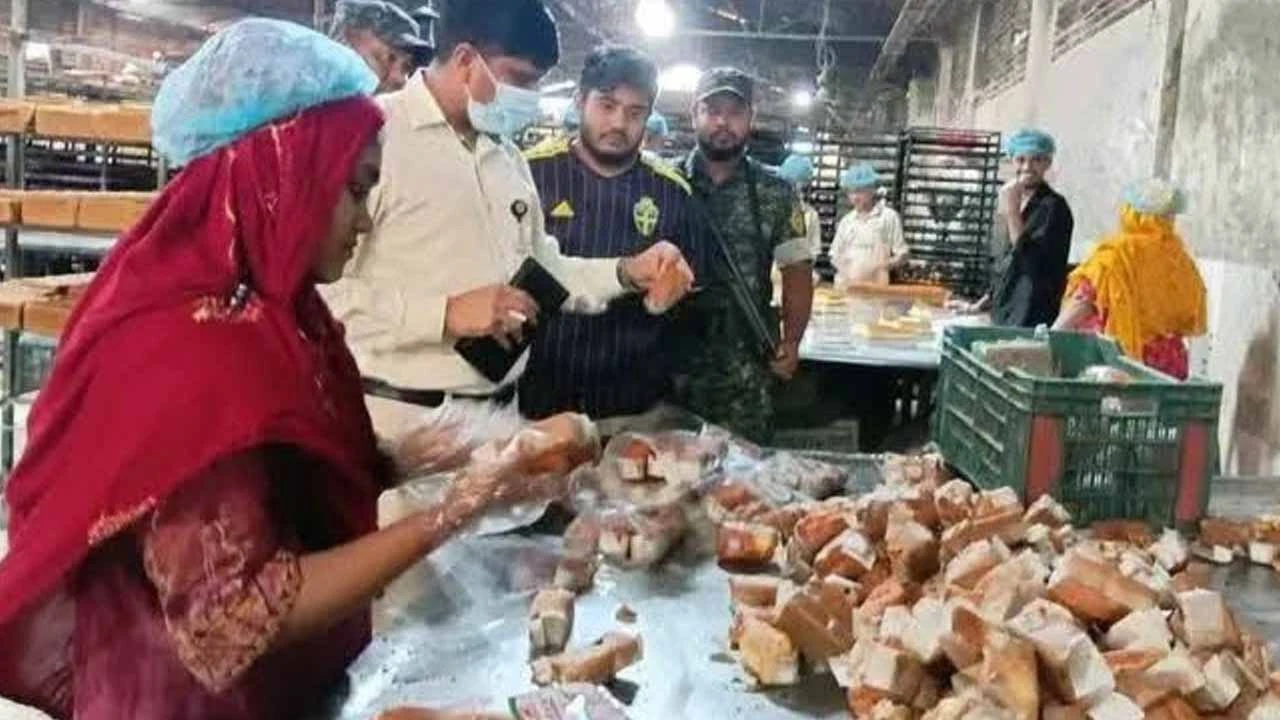 কেক তৈরিতে পচা ডিম, বেকারিকে ৪০ হাজার টাকা জরিমানা
