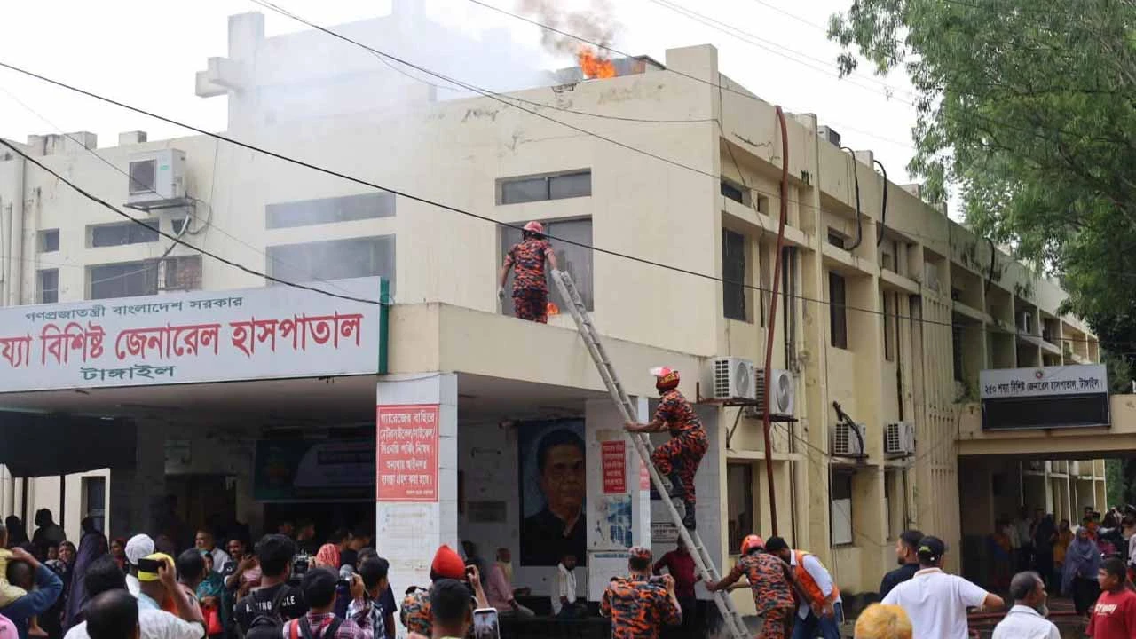টাঙ্গাইলে অগ্নিকান্ডে উদ্ধার, প্রাথমিক চিকিৎসা বিষয়ক মক ড্রিল অনুষ্ঠিত