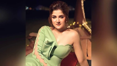 শ্রাবন্তীর মাযাবী দুই লুকে মুগ্ধ ভক্তরা