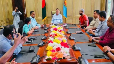 প্রশস্ত ফুটপাতে বসতে পারে হকার : ডিএসসিসি প্রশাসক