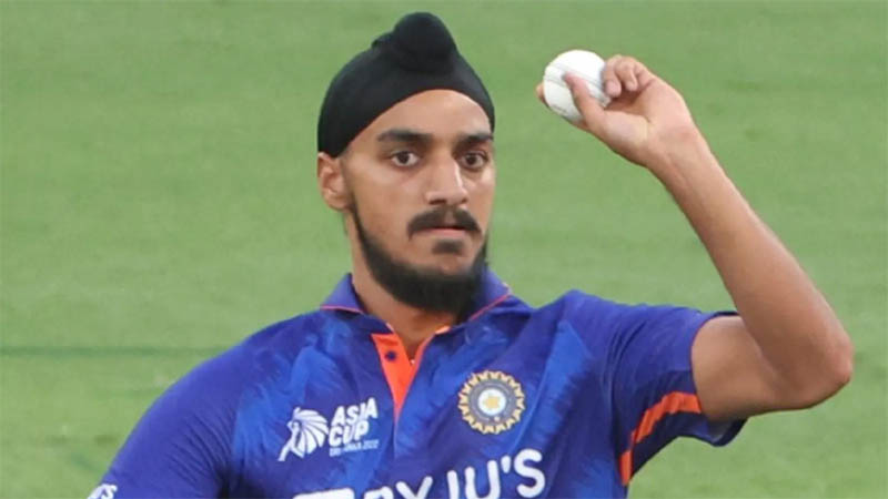 ১৩ বলে ওভার, রেকর্ড গড়লেন আর্শদিপ