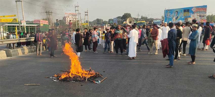 ঢাকা-টাঙ্গাইল মহাসড়কে আগুন জালিয়ে ৩০ মিনিট অবরোধ