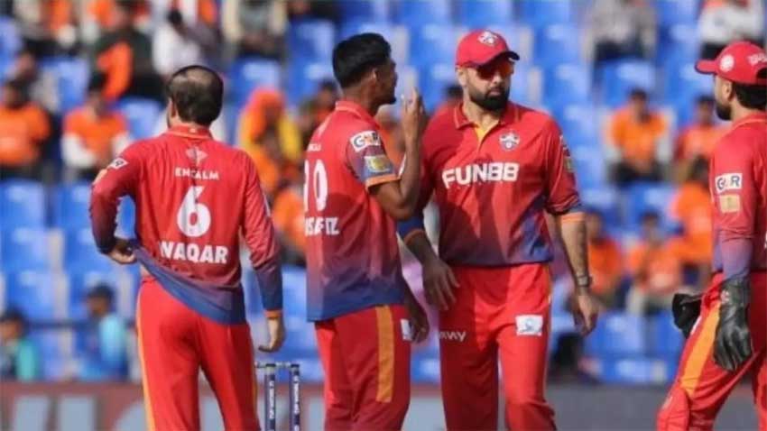 চার বলেই তিন উইকেট মোস্তাফিজের, দুবাই ক্যাপিটালসের নাটকীয় জয়