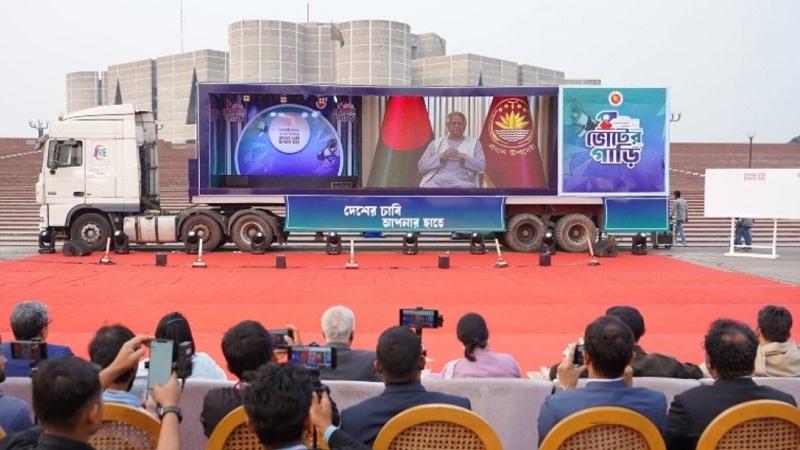 ভোটের গাড়ি ‘সুপার ক‍্যারাভানের’ যাত্রা শুরু