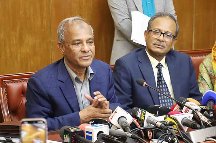 পদত্যাগ নিয়ে গুঞ্জনে কী বললেন স্বরাষ্ট্র উপদেষ্টা