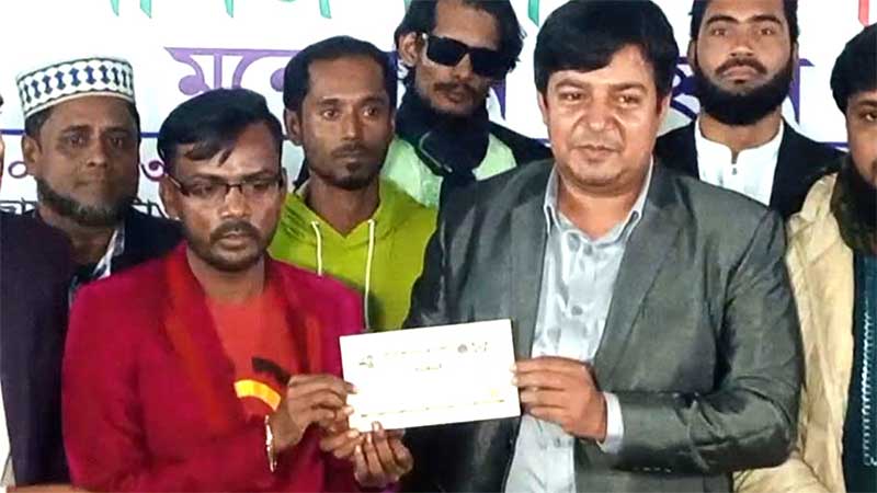 আমজনতার দলে যোগ দিলেন হিরো আলম