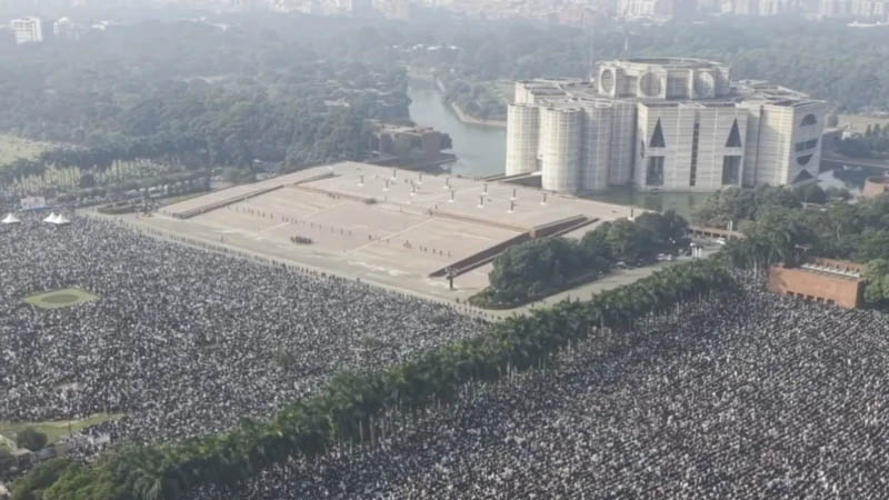 খালেদা জিয়ার জানাজায় জনস্রোত