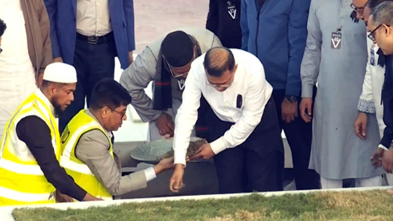 স্বামীর পাশে চিরনিদ্রায় খালেদা জিয়া