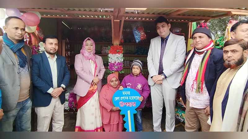 খর্বাকৃতির ফরহাদ-আরিফা দম্পতির কর্মসংস্থানের ব্যবস্থা
