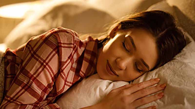 রাতে ঘুমোনোর আগে যে ৫ কাজ কমাবে ওজন