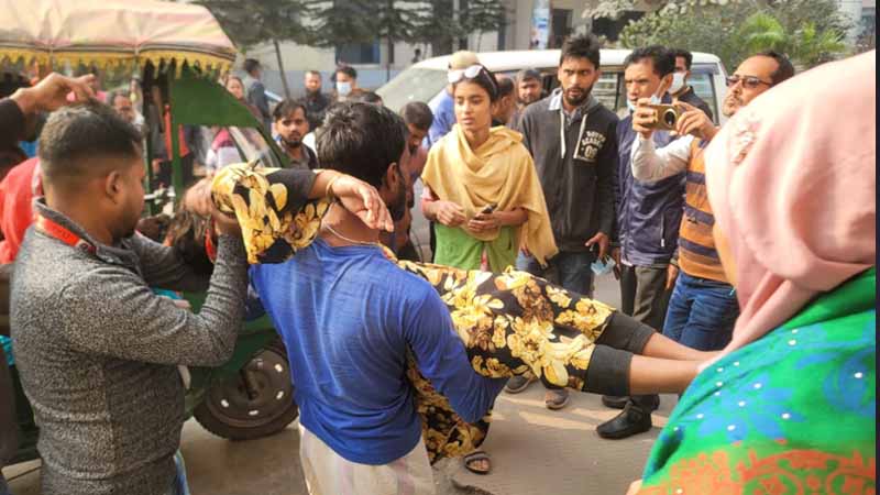 টঙ্গীতে গার্মেন্টস শ্রমিকদের রহস্যজনক অসুস্থতা