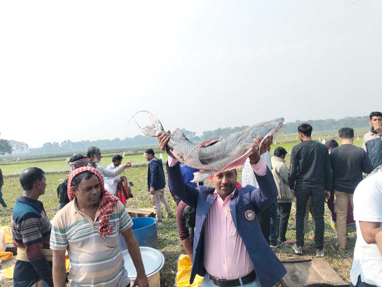 কালীগঞ্জে ঐতিহ্যবাহী জামাই মেলায় মানুষের ঢল
