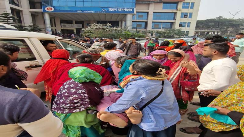 টানা তৃতীয় দিনে টঙ্গীতে গার্মেন্টস শ্রমিকদের অসুস্থতা