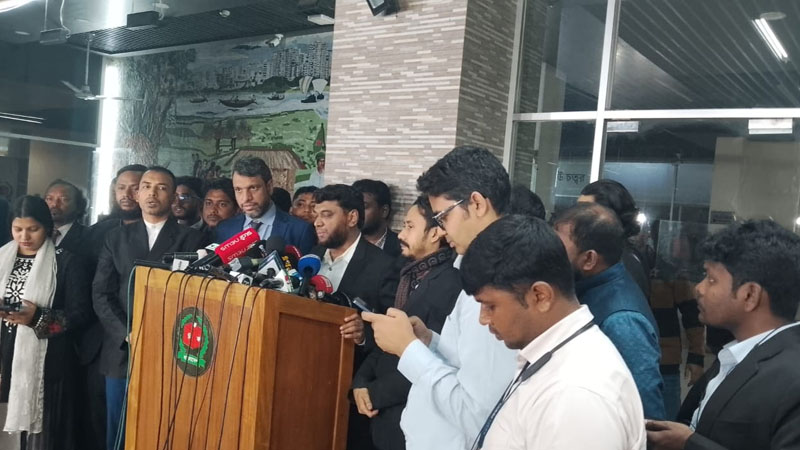 কোন ষড়যন্ত্র আমাকে দমাতে পারবে না : ব্যারিস্টার নজরুল