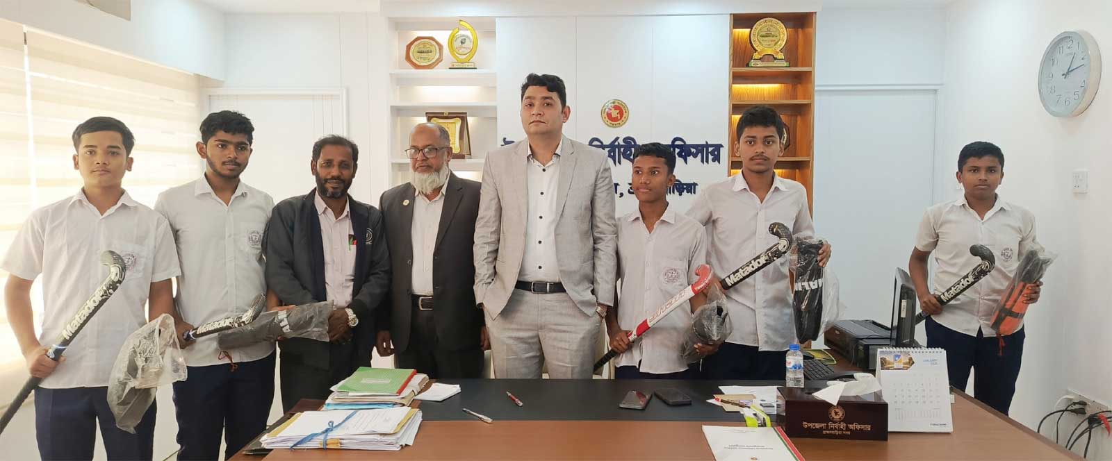 অন্নদা সরকারি উচ্চ বিদ্যালয়ে উপজেলা প্রশাসনের ক্রীড়া সামগ্রী প্রদান