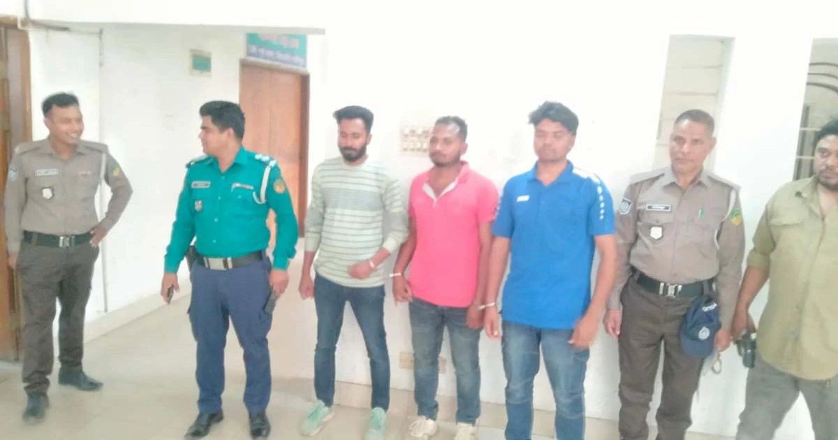 টঙ্গী ঝিনু মার্কেটে সন্ত্রাসী হামলা: যুবদল নেতার ‘ঘনিষ্ঠ’ পরিচয়ে গ্রেপ্তার ৩, আহত ৬
