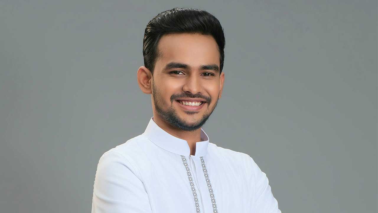 বাবা-মা, স্ত্রী ও নিজের ব্যাংক হিসাব উন্মুক্ত করলেন আসিফ মাহমুদ