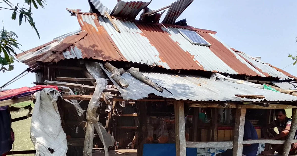 রাঙাবালীতে কালবৈশাখী ঝড়ের তাণ্ডব: ব্যাপক ঘরবাড়ি ও প্রতিষ্ঠানের ক্ষয়ক্ষতি