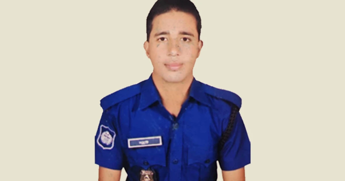 খুলনায় ‘নিজের গুলিতে’ পুলিশ সদস্যের মৃত্যু