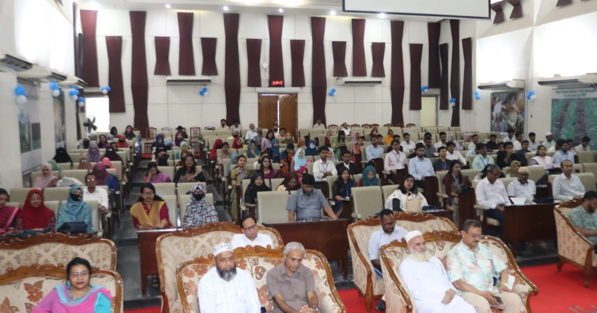 ১০১ শিক্ষার্থী নিয়ে বাকৃবিতে কৃষি অর্থনীতি ও গ্রামীণ সমাজবিজ্ঞান অনুষদের ইন্টার্নশিপ উদ্বোধন