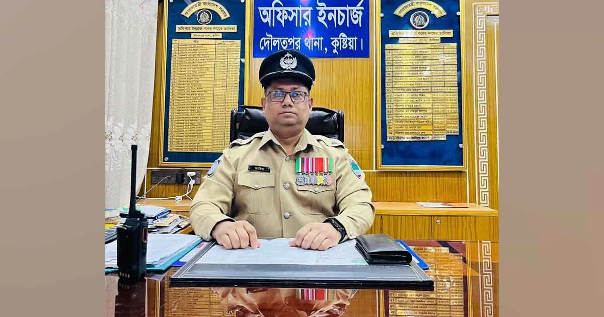 দৌলতপুর থানার ওসির বিরুদ্ধে দুর্নীতির অভিযোগ আড়াল করতে সক্রিয়, ওরা কারা?