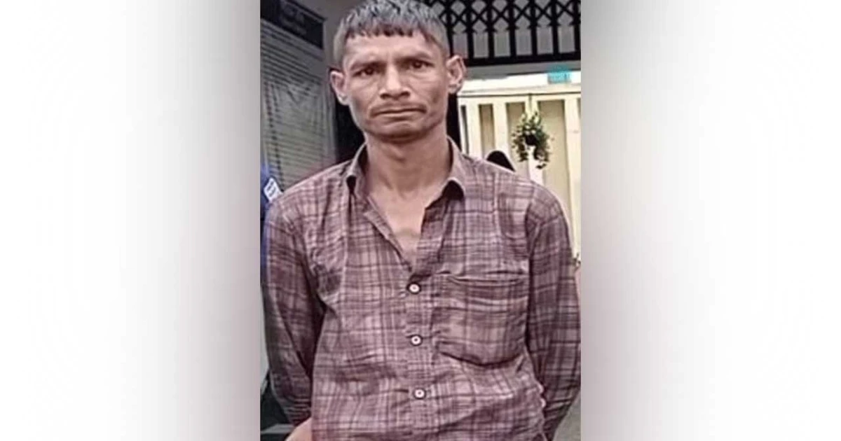 তিন মেয়ের সামনেই স্ত্রীকে হত্যা করলেন স্বামী