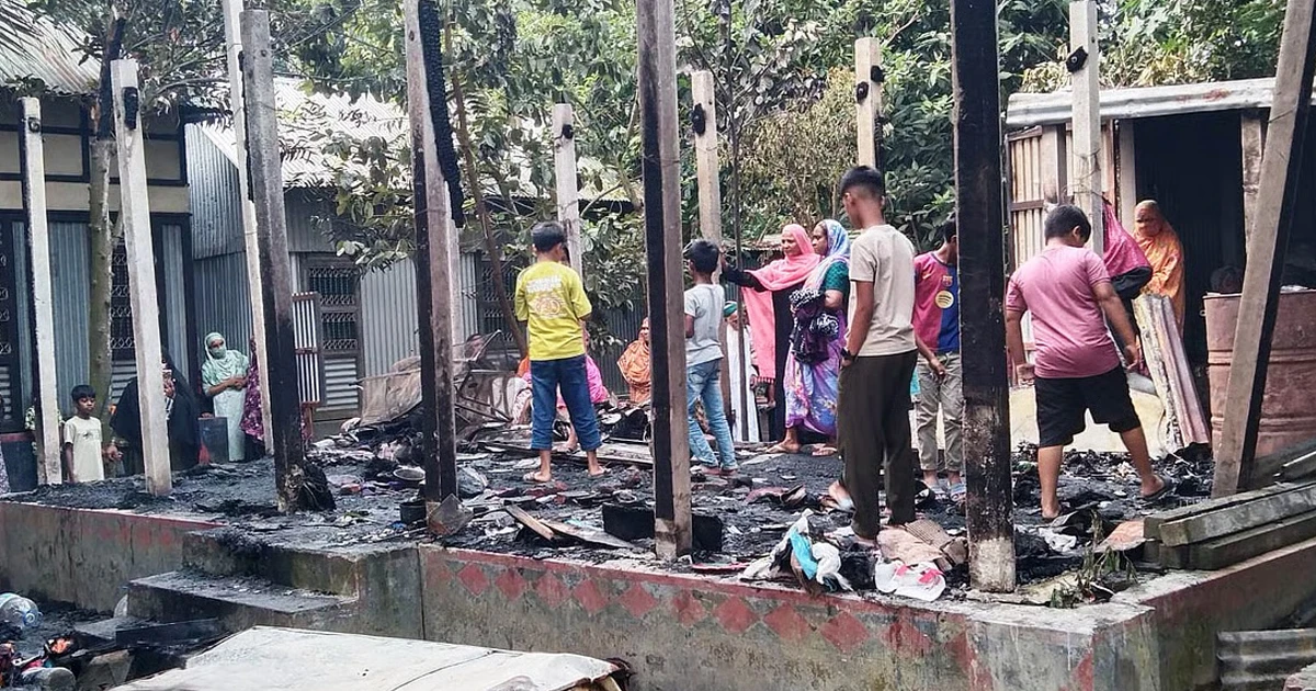 ৩ সন্তানকে বাঁচালেন বাবা-মা, তবে নিজেরা বাঁচতে পারলেন না
