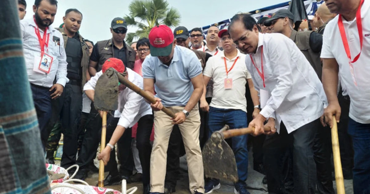 ত্রিশালে বাবার খনন করা ‘ধরার খাল’ পুনঃখনন উদ্বোধন করলেন প্রধানমন্ত্রী