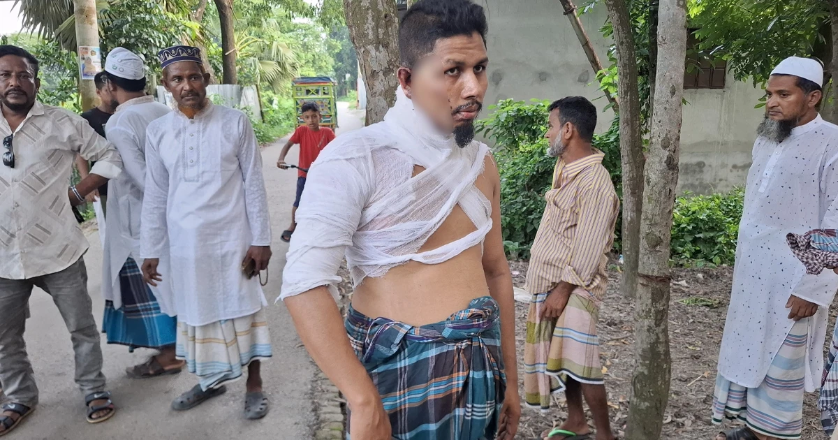 রূপগঞ্জে বিদ্যুৎকেন্দ্রের অবৈধ লাইনে ঝুঁকিপূর্ণ কয়েক হাজার মানুষের জীবন