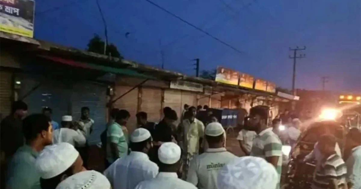 ছেলের সামনে বাবাকে গুলি করে হত্যা