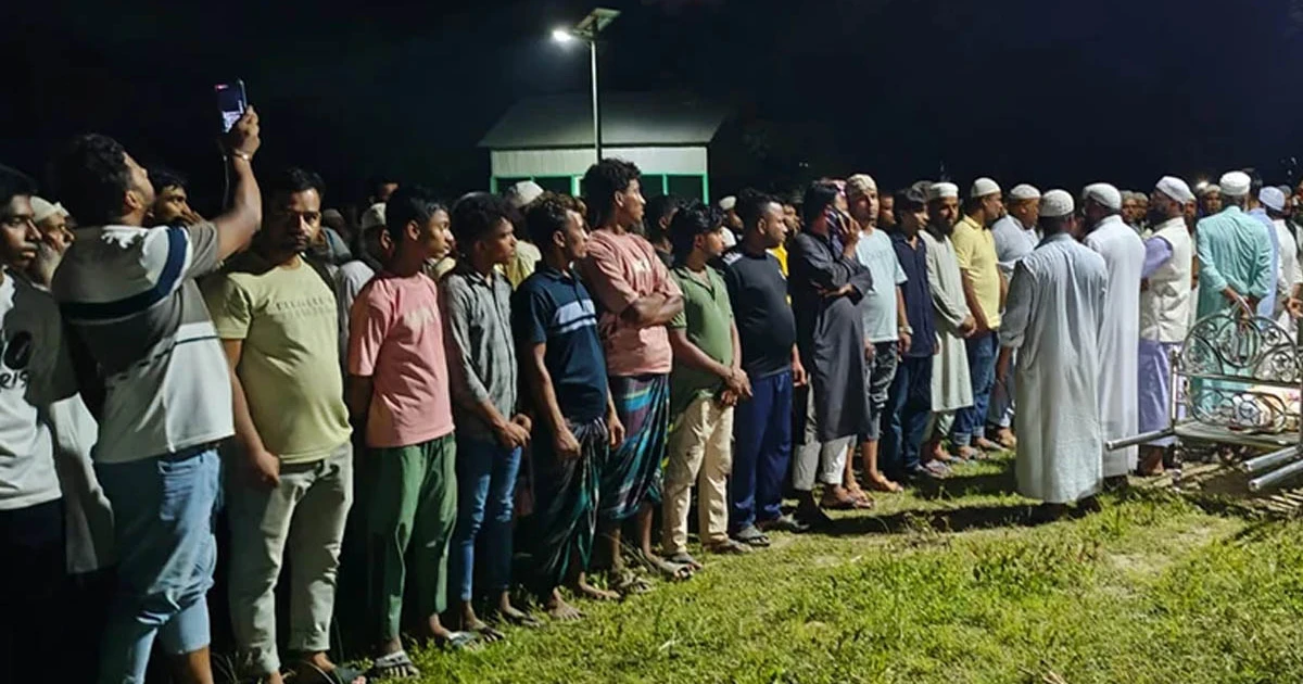 পাশাপাশি কবরে চিরঘুমে লক্ষ্মীপুরের মা-মেয়েরা