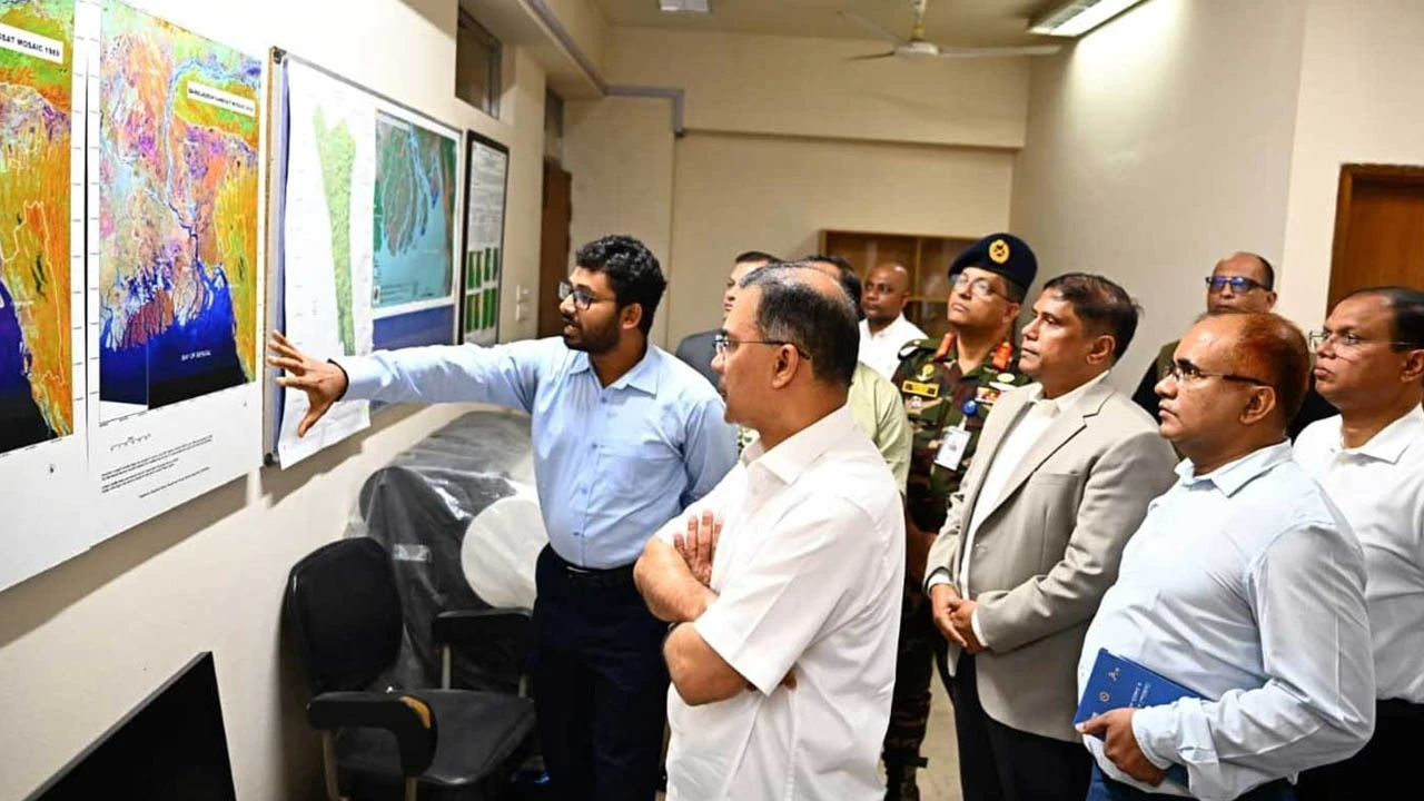 হঠাৎ স্পারসো পরিদর্শনে প্রধানমন্ত্রী