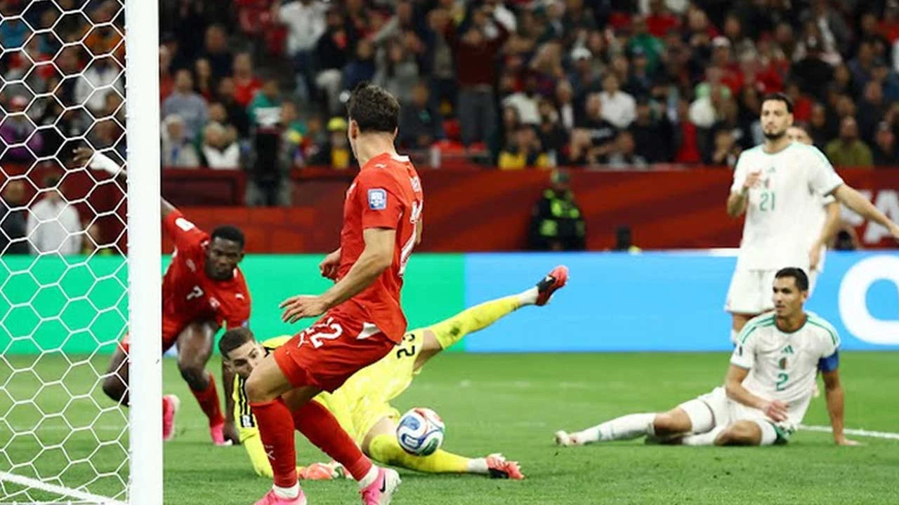 শেষ ষোলোতে সুইজারল্যান্ড, বিদায় আলজেরিয়া