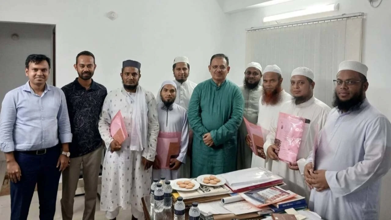 শরীয়তপুর-২ আসনের এমপি সফিকুর রহমান কিরণের উদ্যোগে ৭ ইমামের ওমরাহ পালন