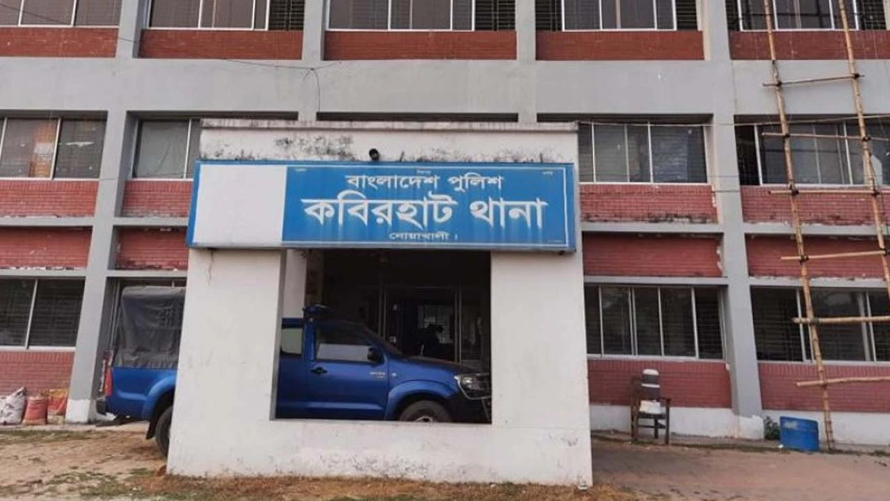 থানার সামনে অটোরিকশার চাপায় কৃষকের মৃত্যু