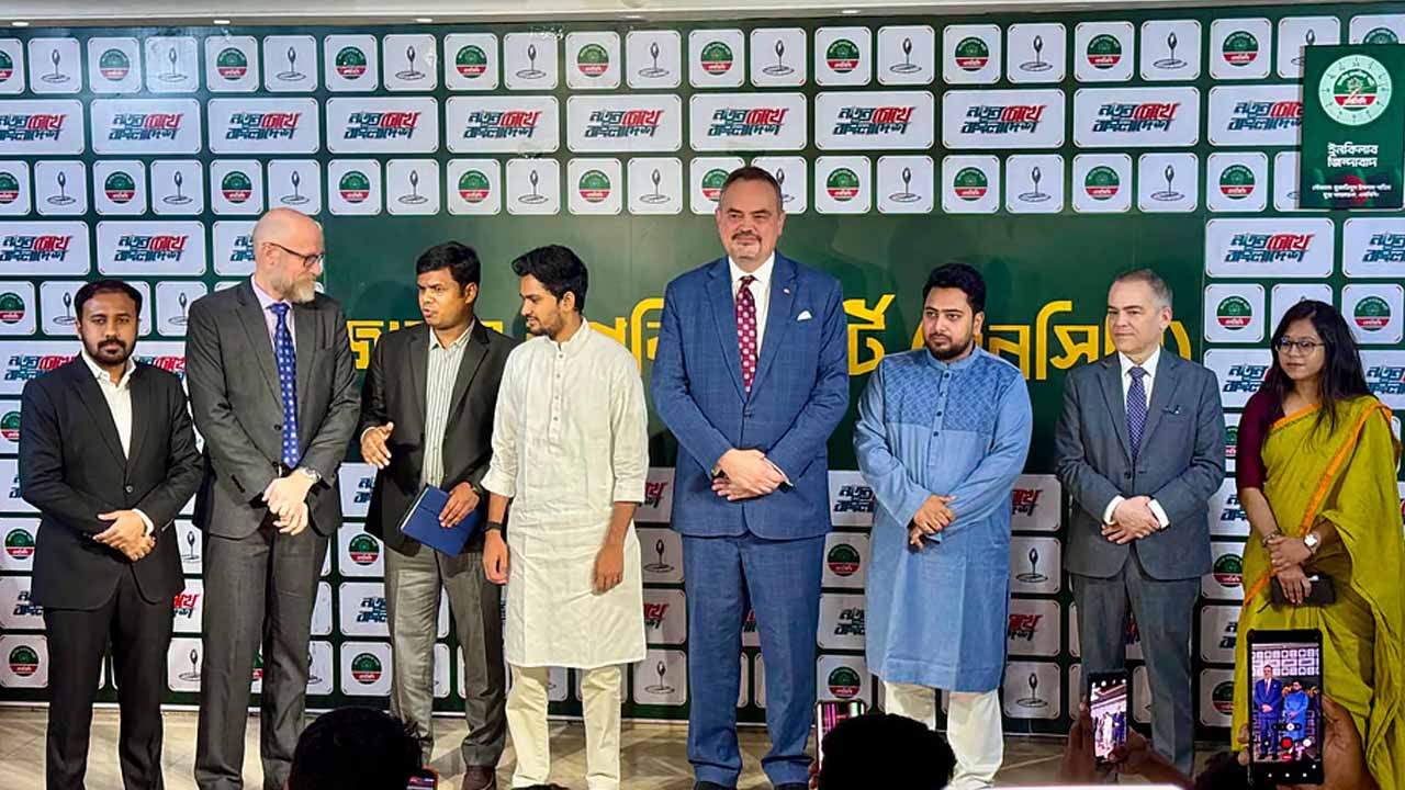 এনসিপি কার্যালয়ে মার্কিন রাষ্ট্রদূত, বাণিজ্যচুক্তি নিয়ে আলোচনা
