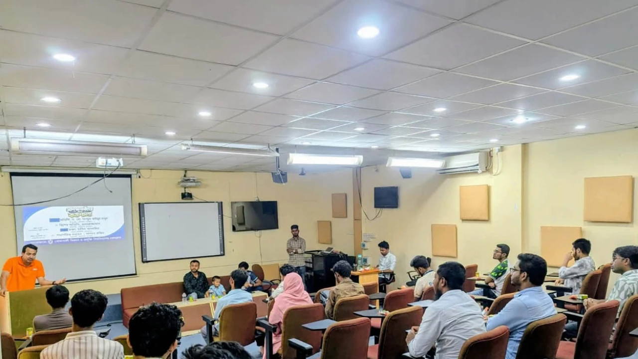 নোবিপ্রবি প্রেসক্লাবের উদ্যোগে প্রশিক্ষণার্থীদের সাংবাদিকতা কর্মশালা অনুষ্ঠিত