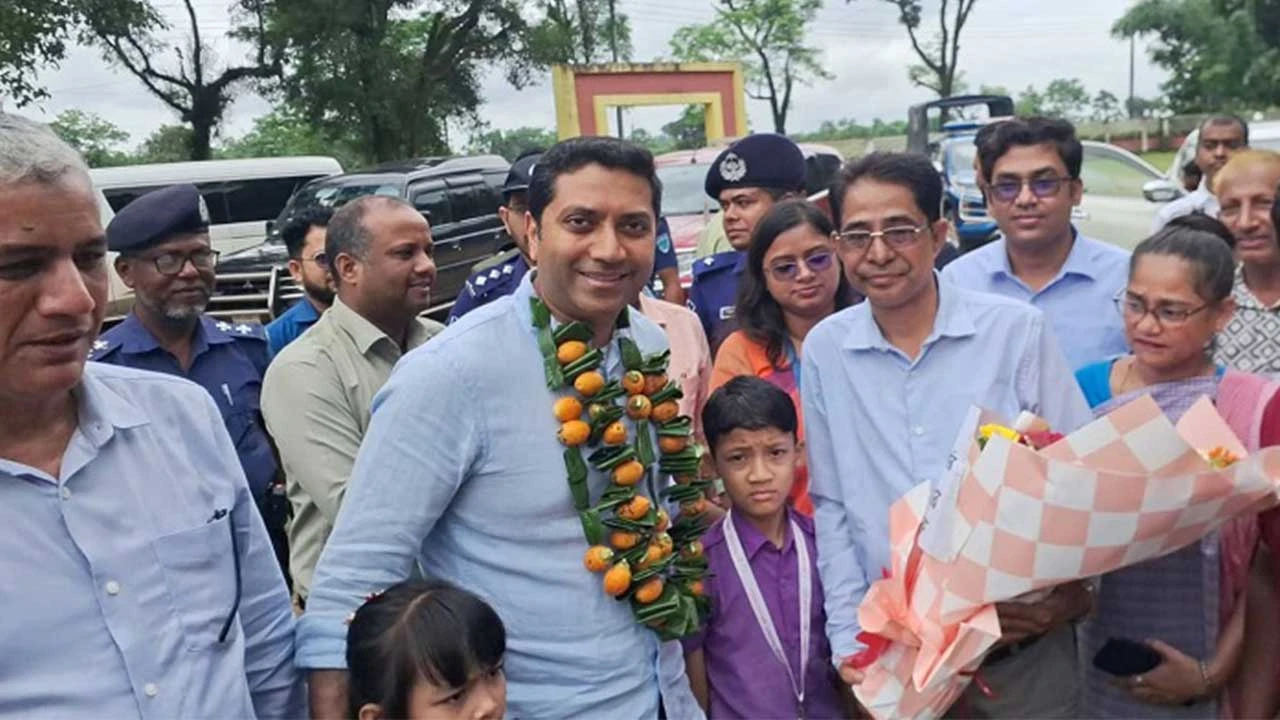 শিক্ষা ব্যবস্থায় আমূল পরিবর্তনে সরকার কাজ করছে : ববি হাজ্জাজ