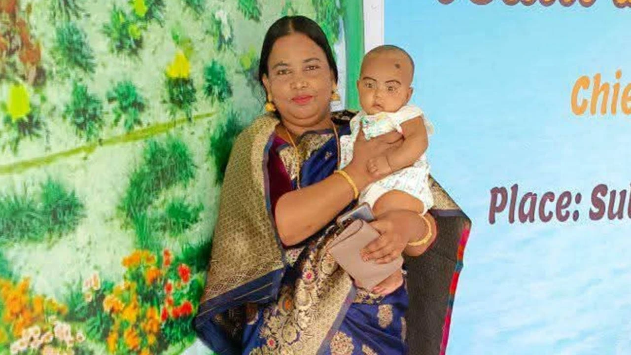 দুপুরে না খেয়ে চাল কেনার লাইনে দাঁড়িয়েছিলেন নাসিমা, দেয়ালধসে মৃত্যু