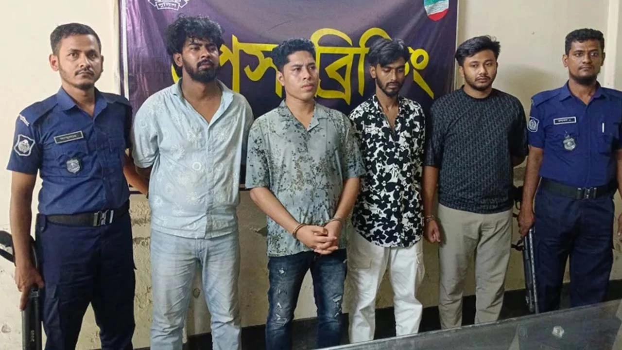 আলোচিত সেই শীর্ষ সন্ত্রাসী ডেভিড ইমন গ্রেপ্তার