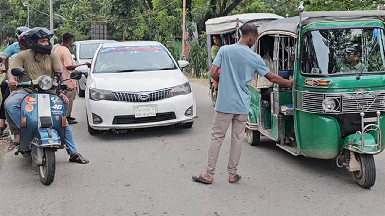 টোলে অতিষ্ঠ দর্শনার্থীরা ‘বয়কট’ করলেন মাওয়া, ব্যবসায় ভাটা