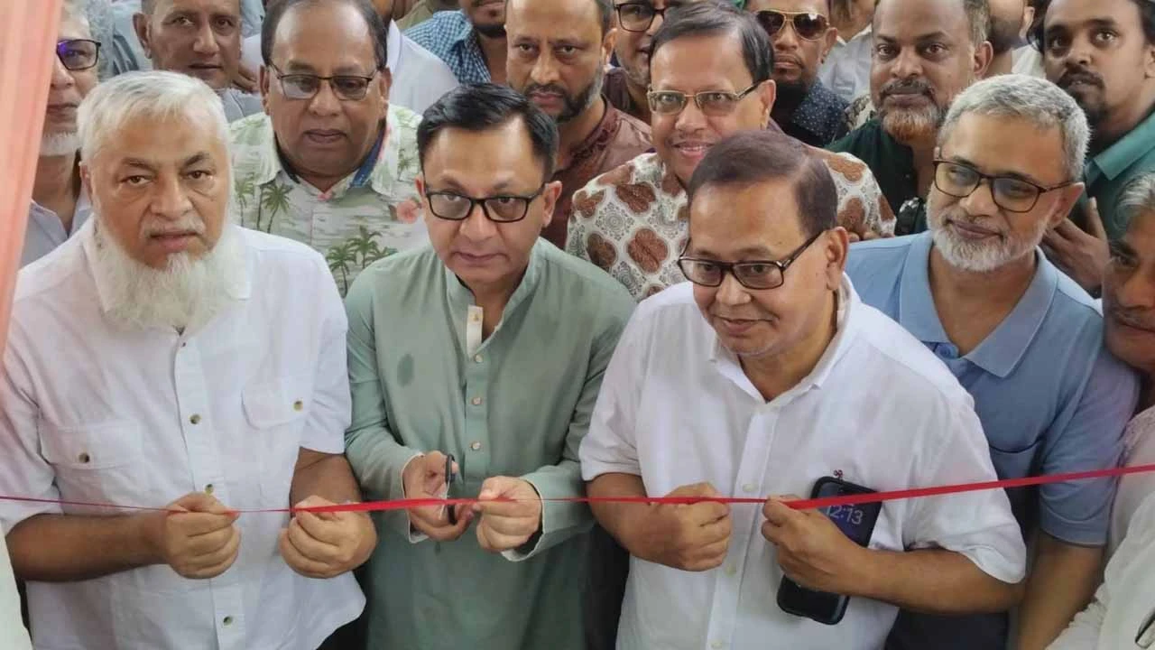 জেলা মন্ত্রীতে সমন্বয়হীনতার শঙ্কা দেখছেন না বাণিজ্যমন্ত্রী মুক্তাদির
