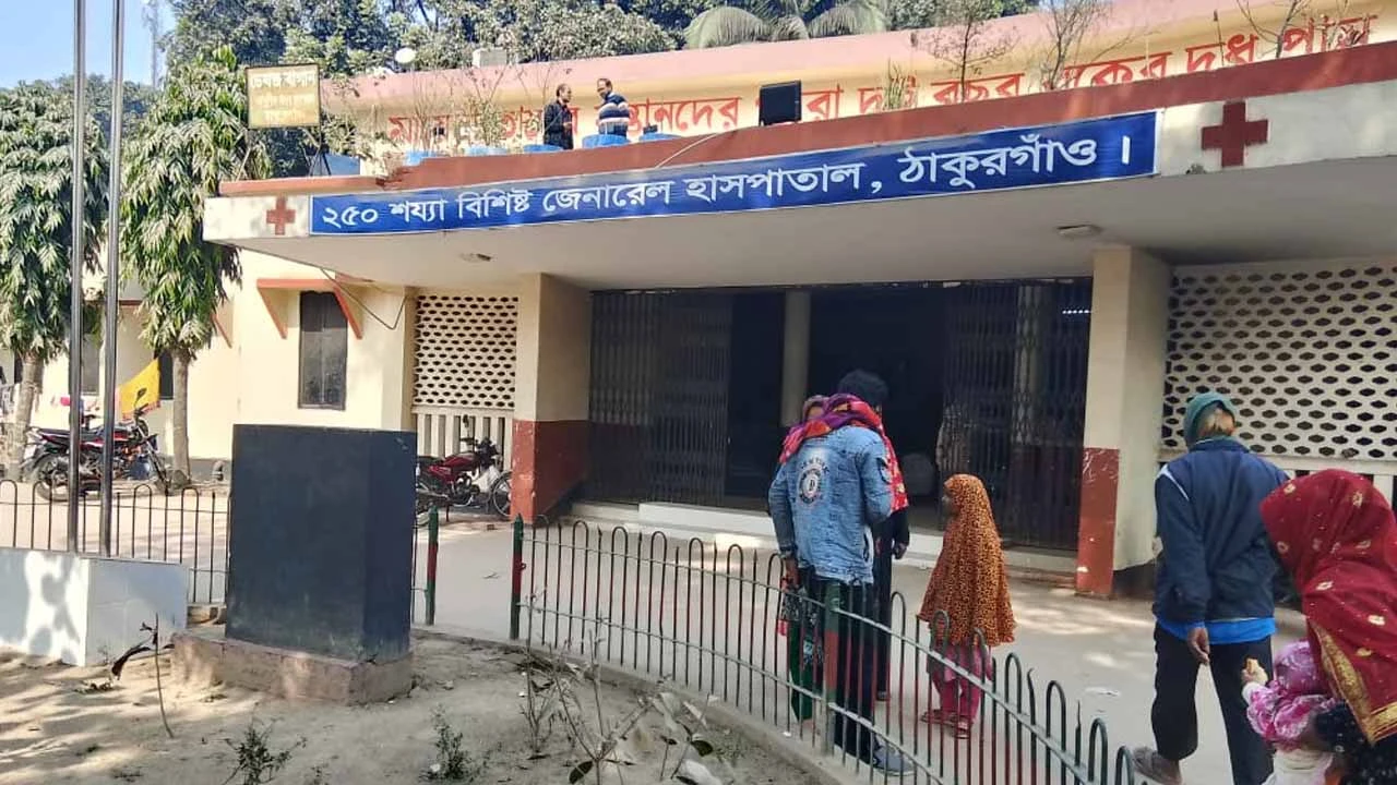 ঠাকুরগাঁওয়ে পৃথক সড়ক দুর্ঘটনায়  গুরুতর আহত ১২ জন