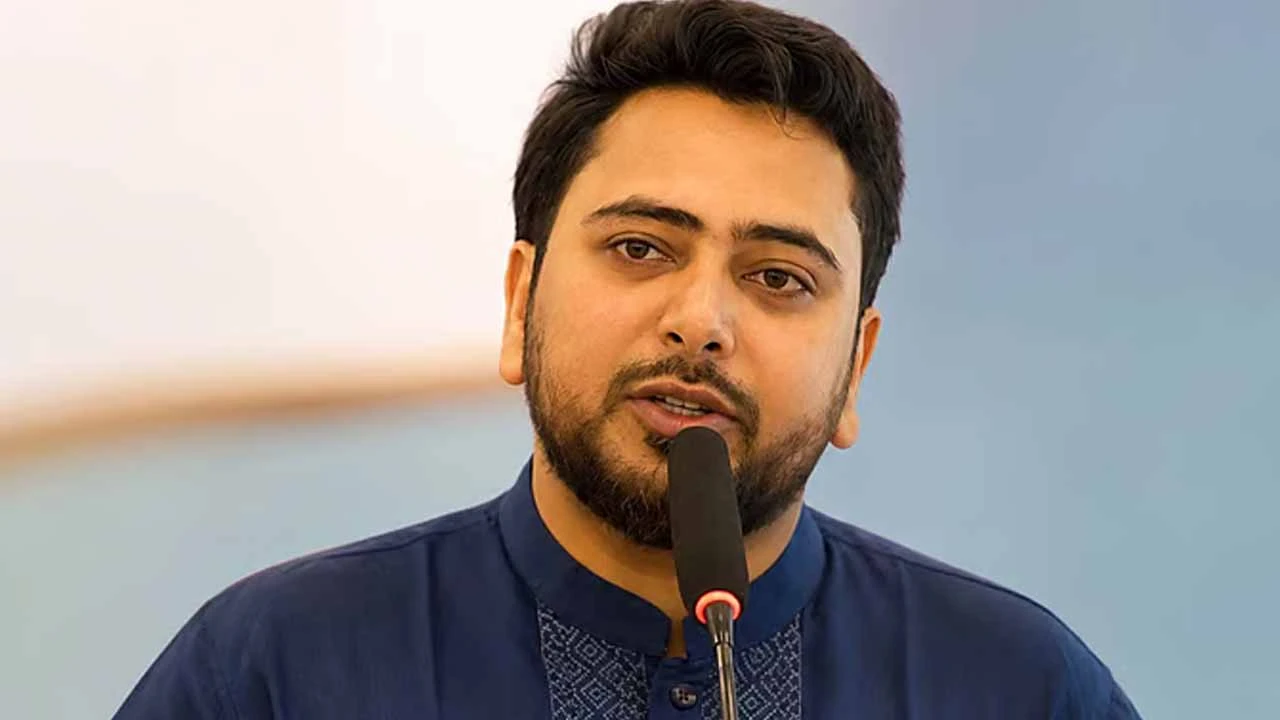 দেশে সরকারের ‘অস্তিত্ব’ আছে কিনা- প্রশ্ন নাহিদের