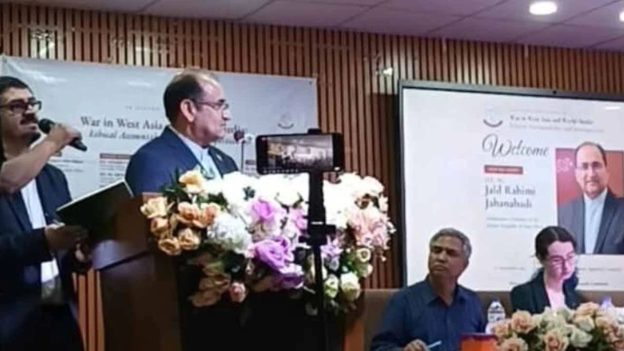 ‘পশ্চিমা গণমাধ্যমের যুদ্ধের বয়ান সম্পূর্ণ অন্যায় ও পক্ষপাতদুষ্ট’: জবিতে ইরানি রাষ্ট্রদূত