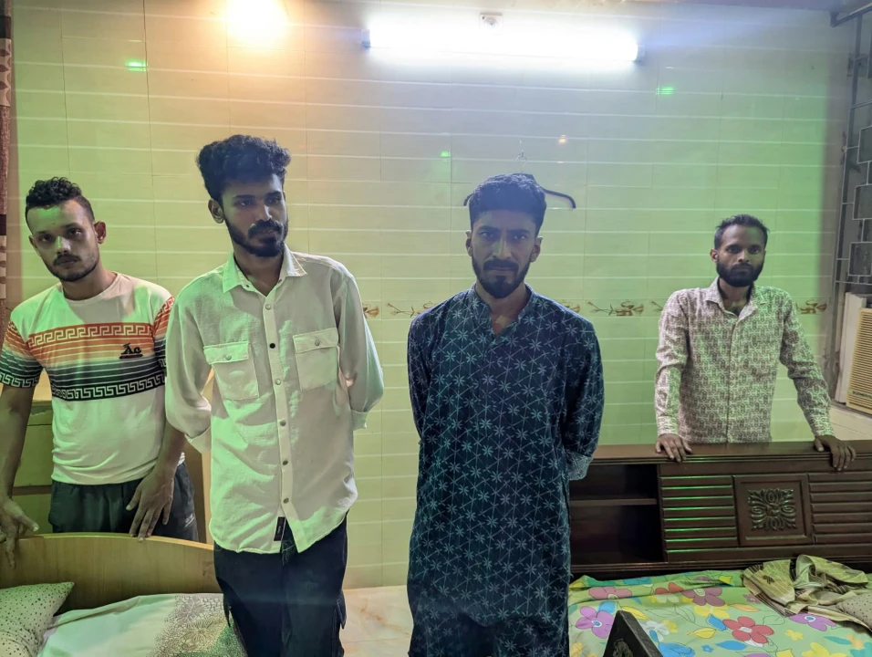 বাকৃবির গেস্ট হাউসে ইয়াবাসহ চারজন আটক