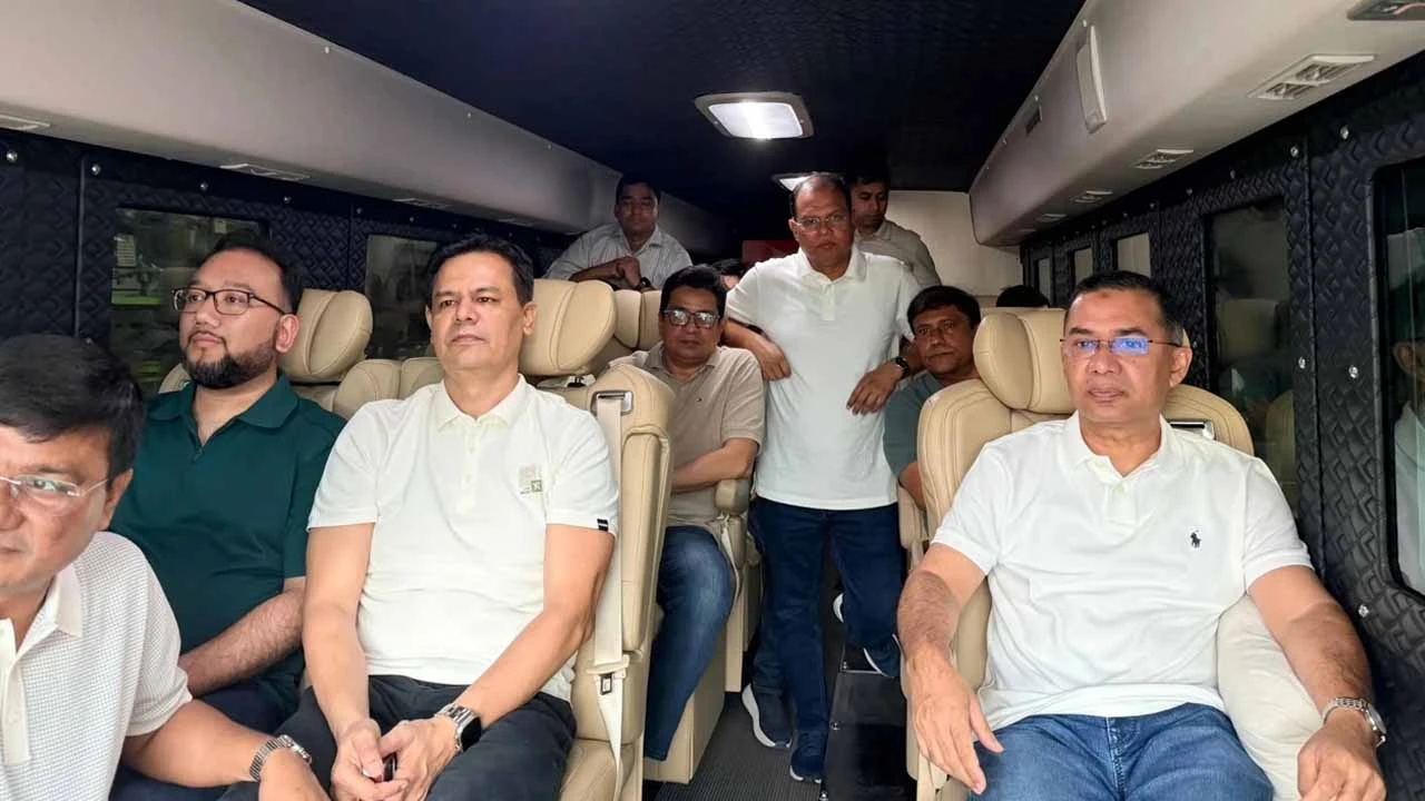 নানার বাড়ি ফেনীর পথে প্রধানমন্ত্রী তারেক রহমান