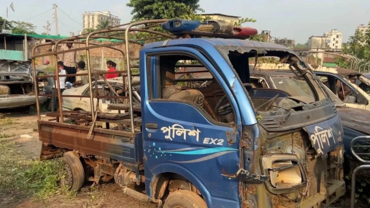 ৬ জনকে পুড়িয়ে হত্যা; সেই আলোচিত পোড়া পুলিশ ভ্যানের সন্ধান
